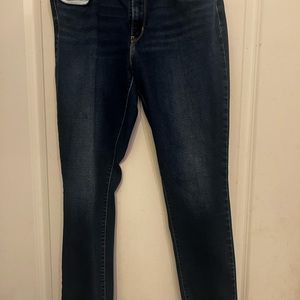 Levi’s 711 size 33 jeans no damage. Smoke free home.